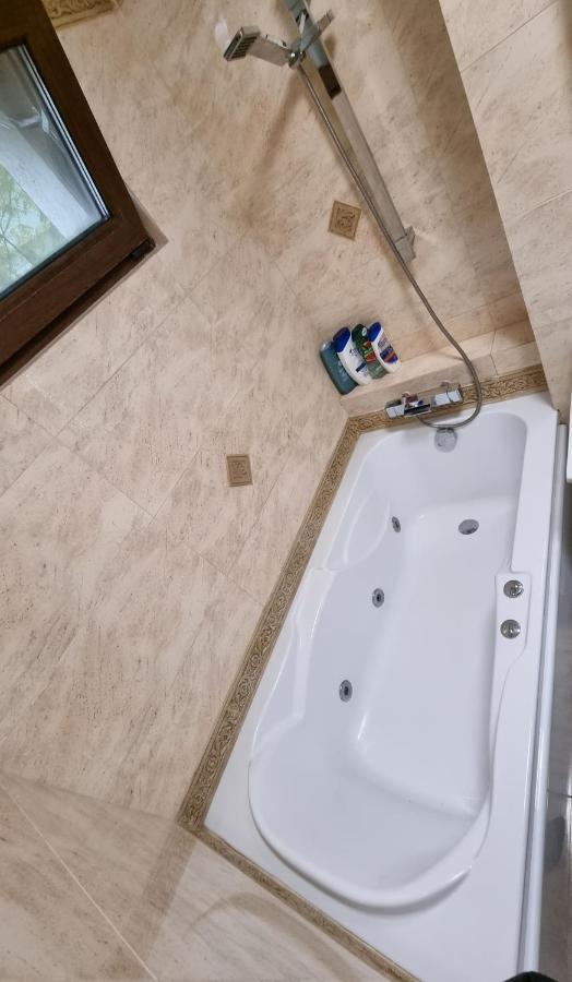 Stone Bridge Apartment Jassy Zewnętrze zdjęcie